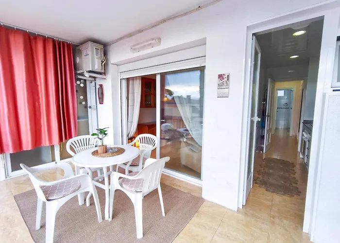 Costa Brava, Seaview! Nearby Apartment