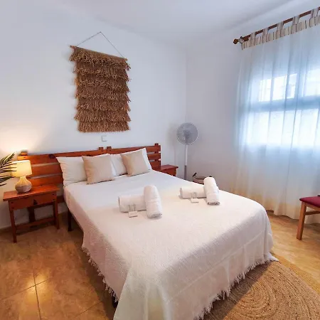 New Costa Brava, Seaview! Nearby Apartamento *